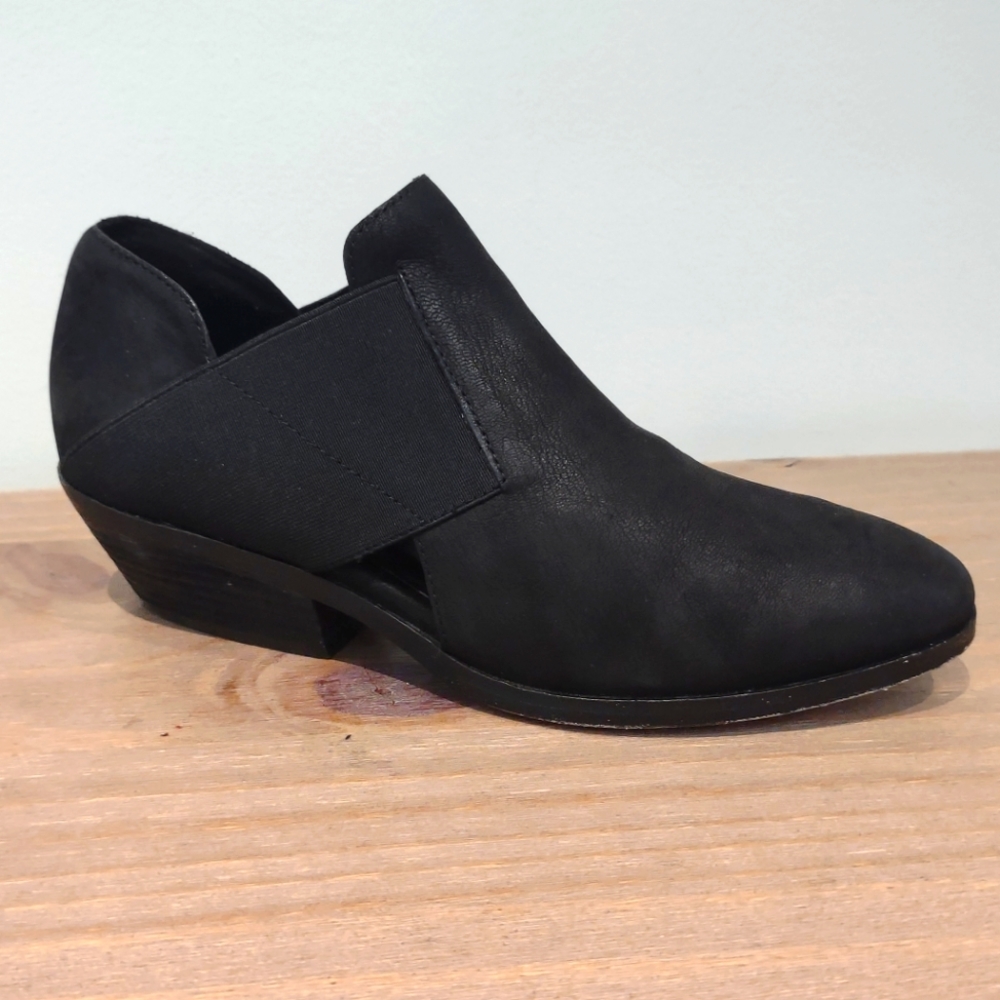 Eileen Fisher black leather ankle booties 7